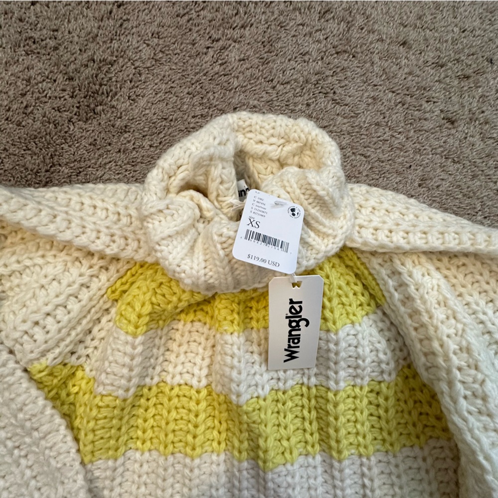 Wrangler Women's Sweater in Cream and Yellow